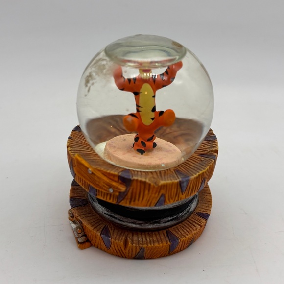 Disney WDW Parks Winnie the Pooh and Friends Tigger Spring Mini Water Snow Globe - Picture 1 of 9